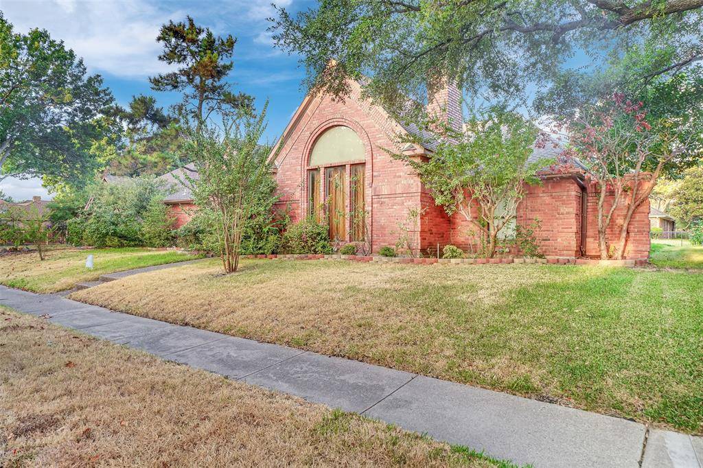 2105 Rolling Oak Lane, Garland, TX 75044