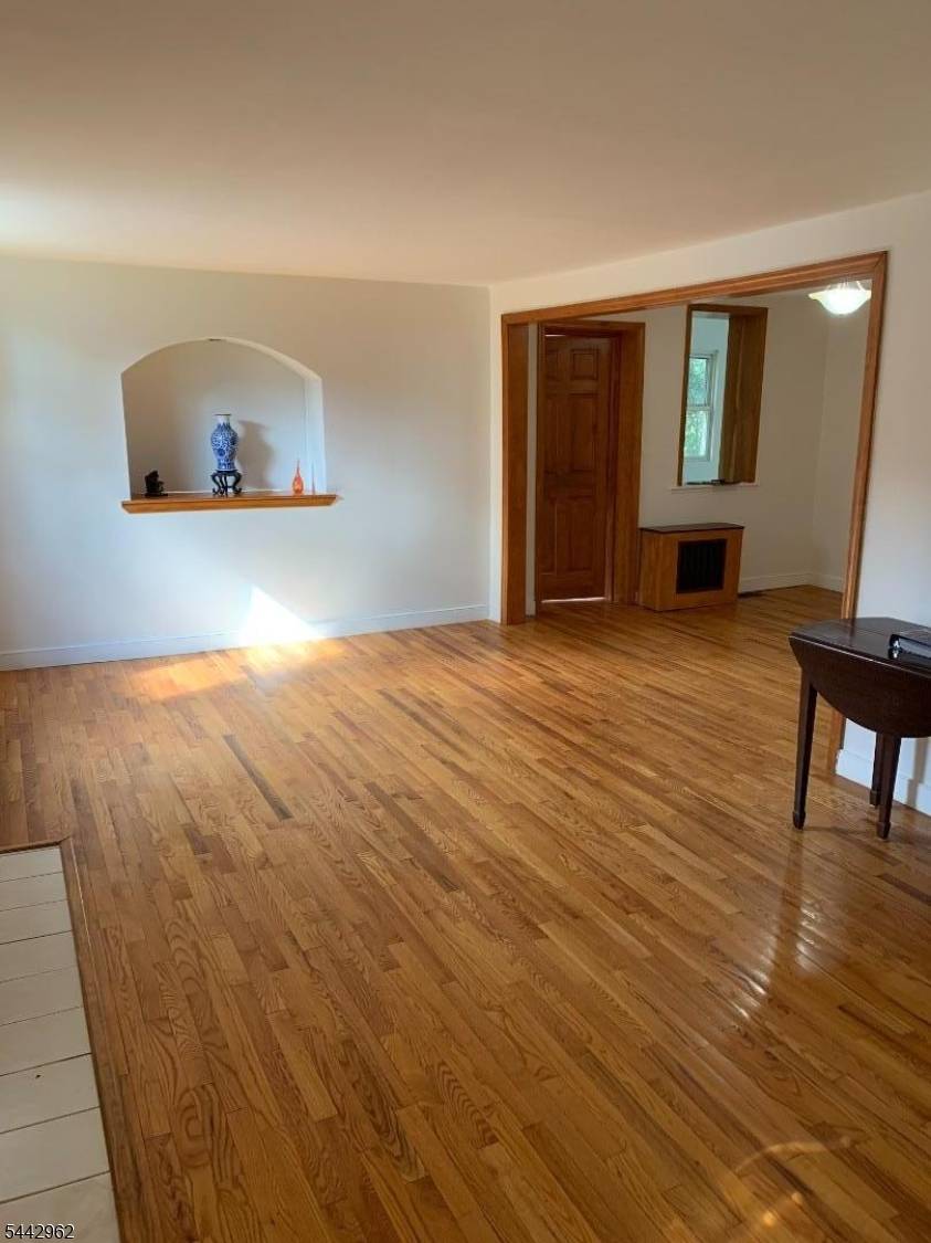 17 Dogwood Ter, Livingston Twp., NJ 07039