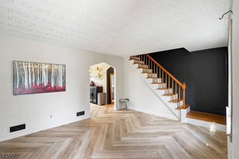 74 Starmond Ave, Clifton City, NJ 07013