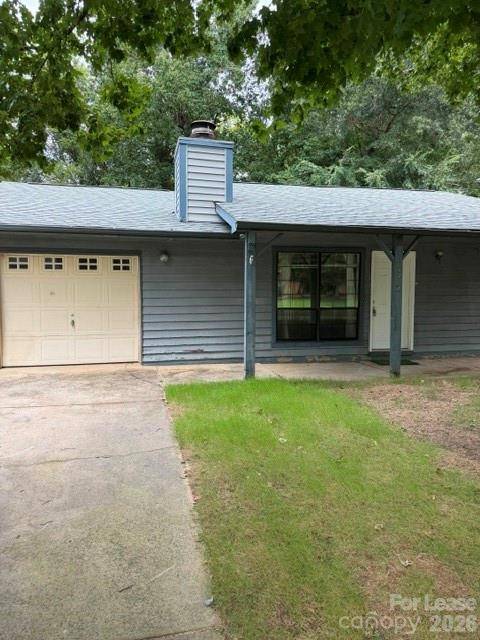6702 W Woodthrush DR, Charlotte, NC 28227