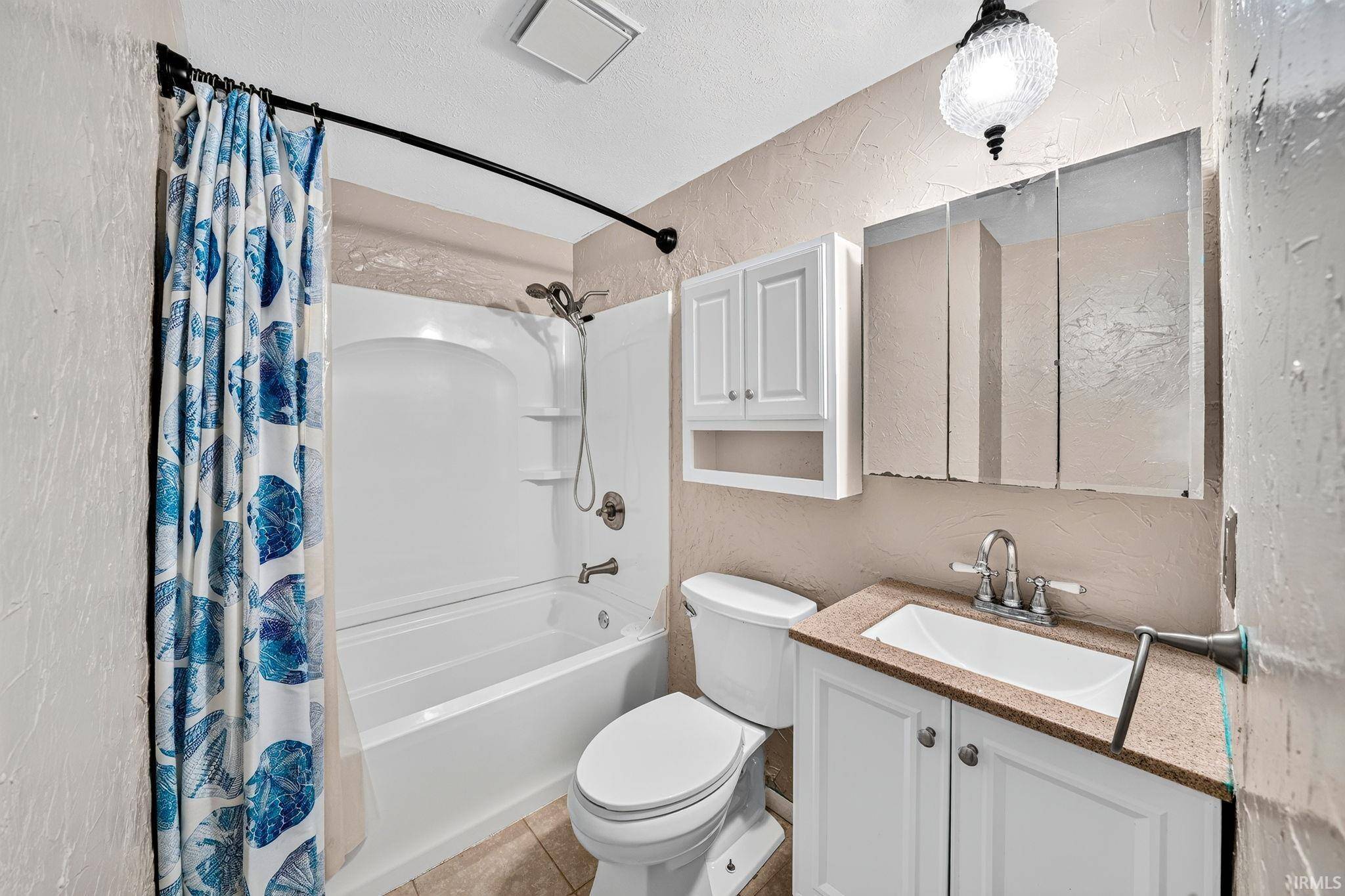 51444 Kenilworth RD, South Bend, IN 46637-1208
