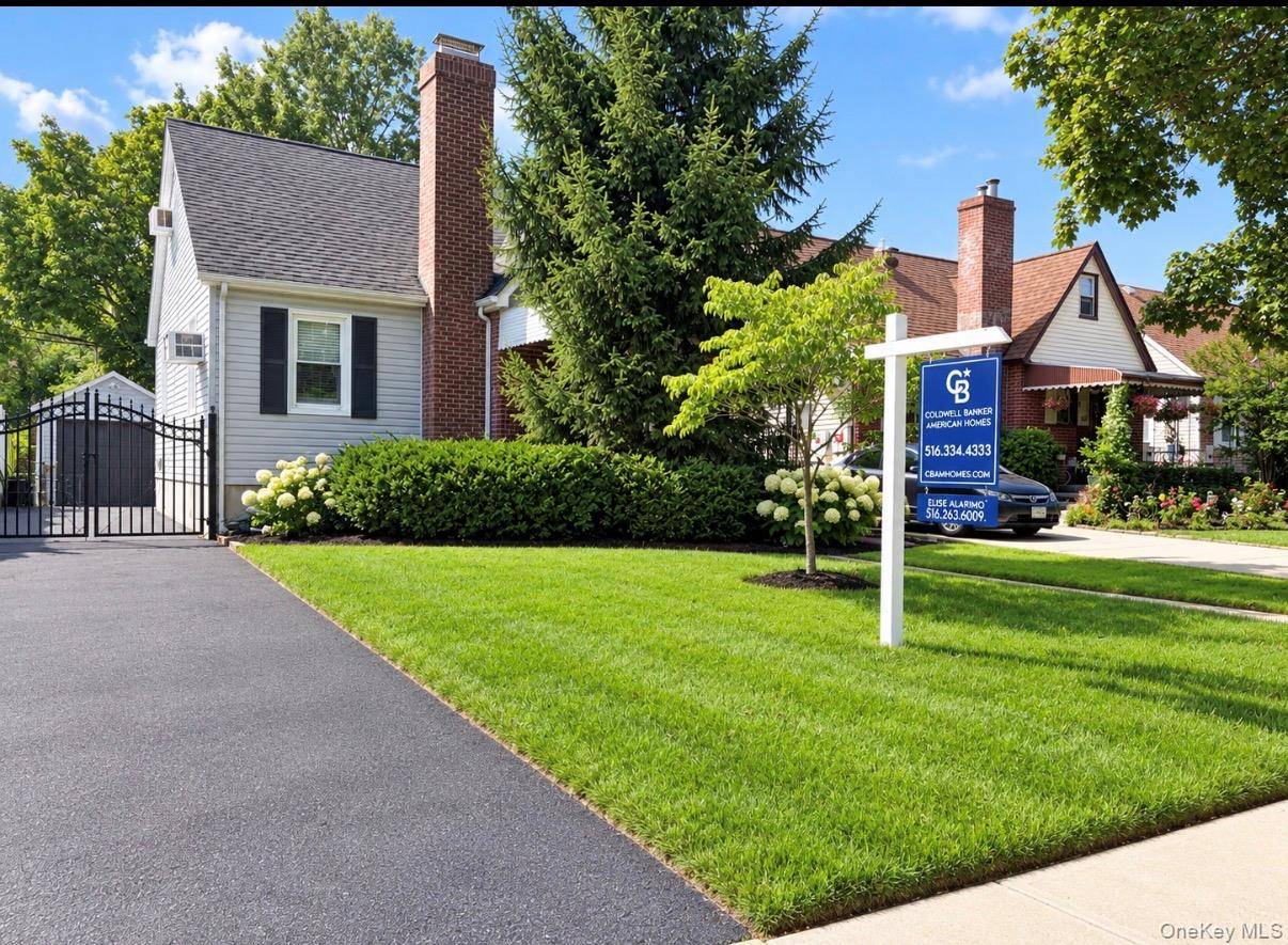 8456 252nd ST, Bellerose, NY 11426