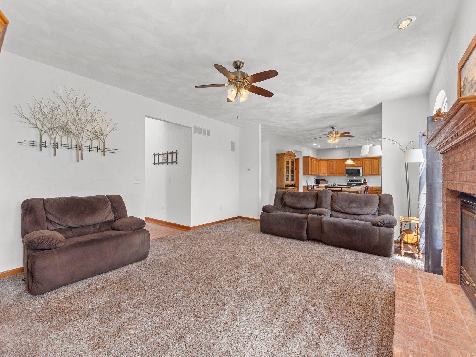 906 Meadow Brook DR, Freeburg, IL 62243