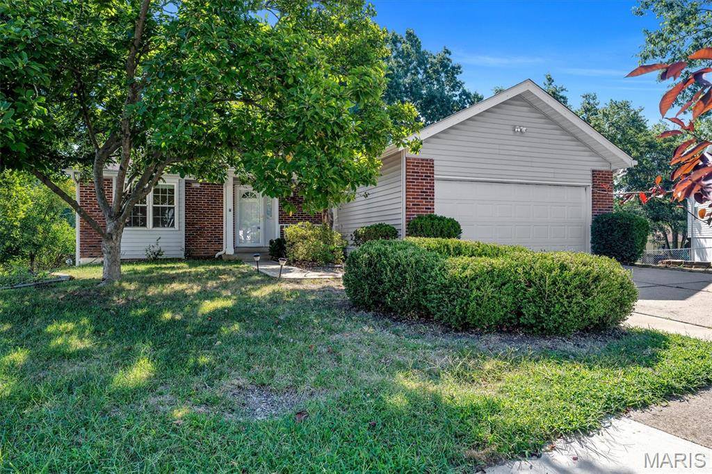 16306 Westglen Farms CT, Ballwin, MO 63011
