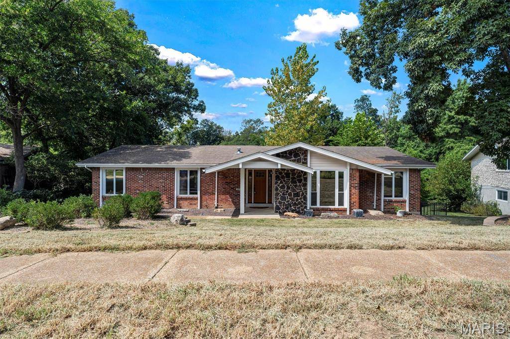 605 Forrester DR, Ballwin, MO 63011