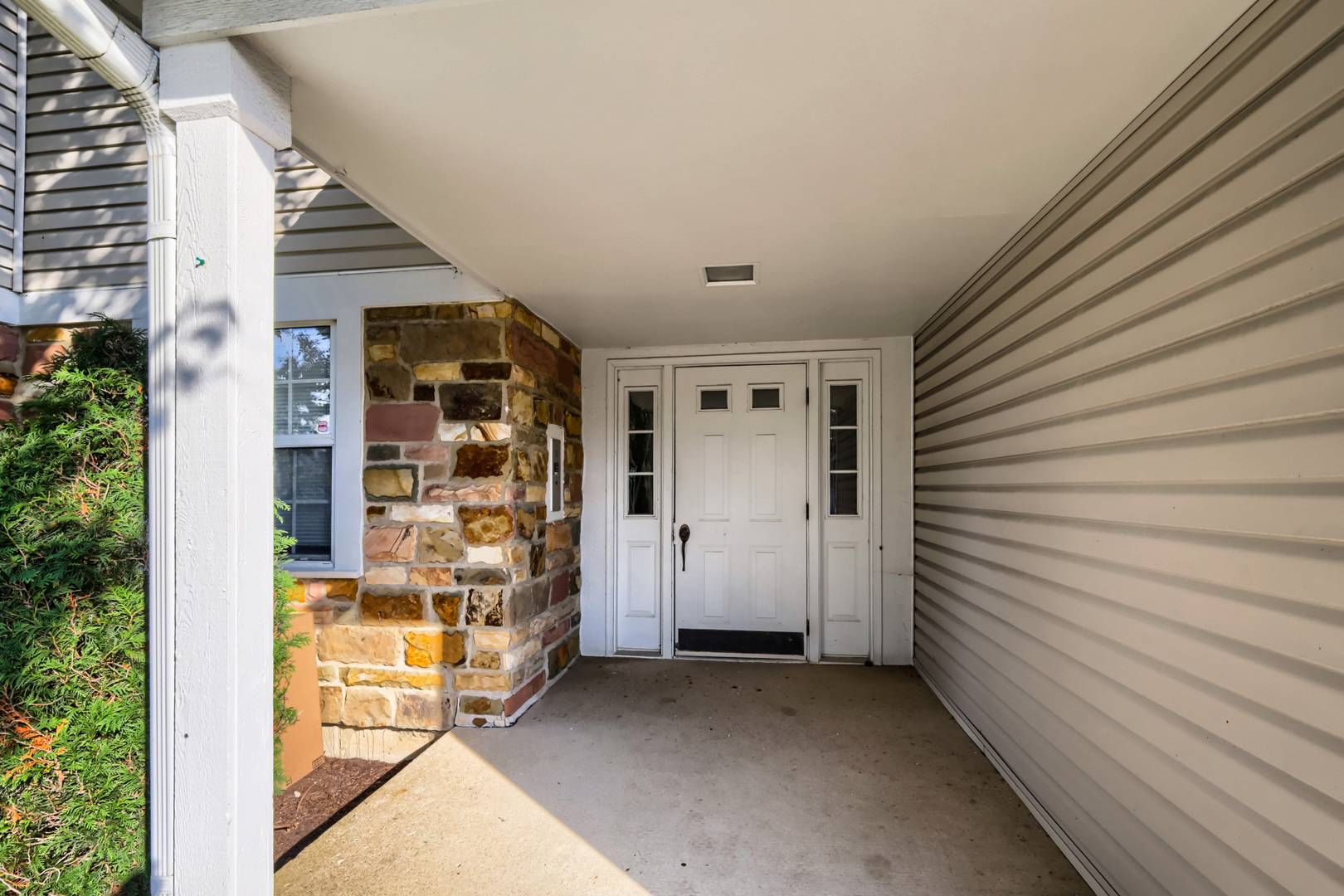 75 LARCH CT #Z1, Schaumburg, IL 60193