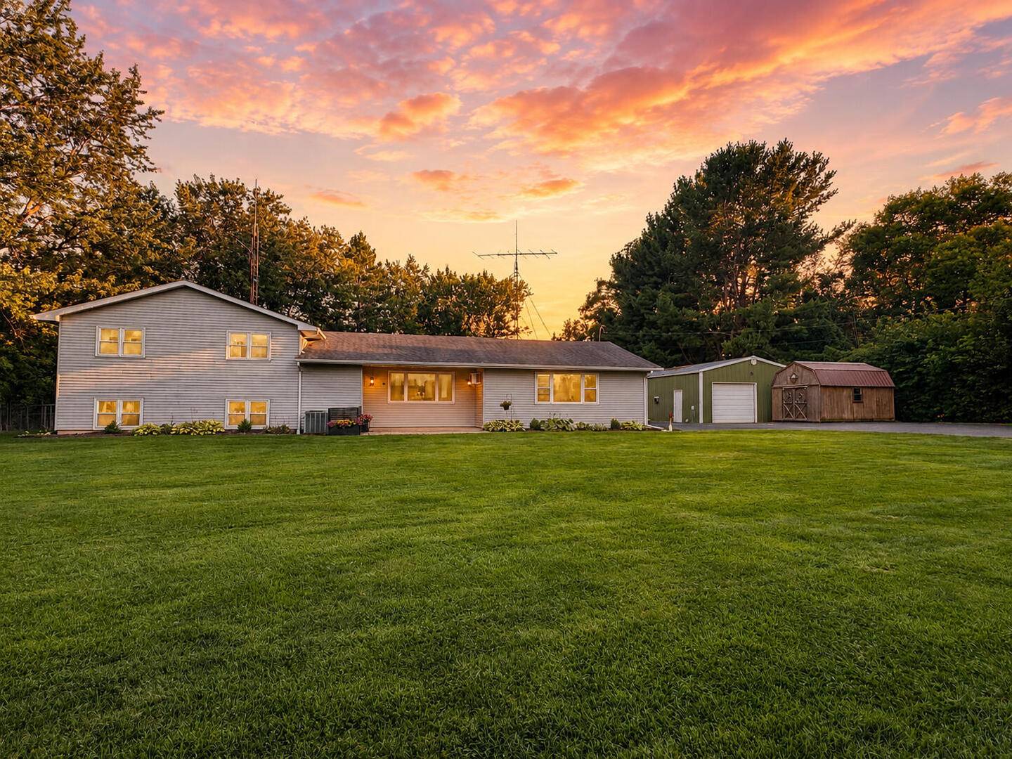 6708 W 92nd AVE, Taylor Ridge, IL 61284