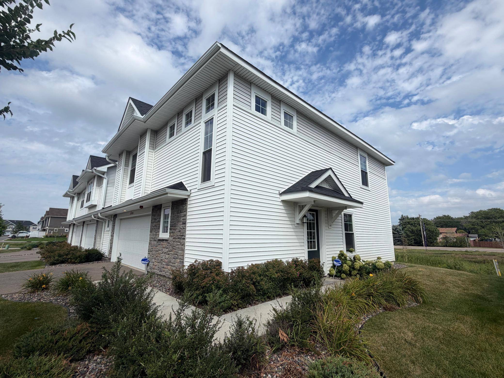 21820 Wisteria WAY, Farmington, MN 55024