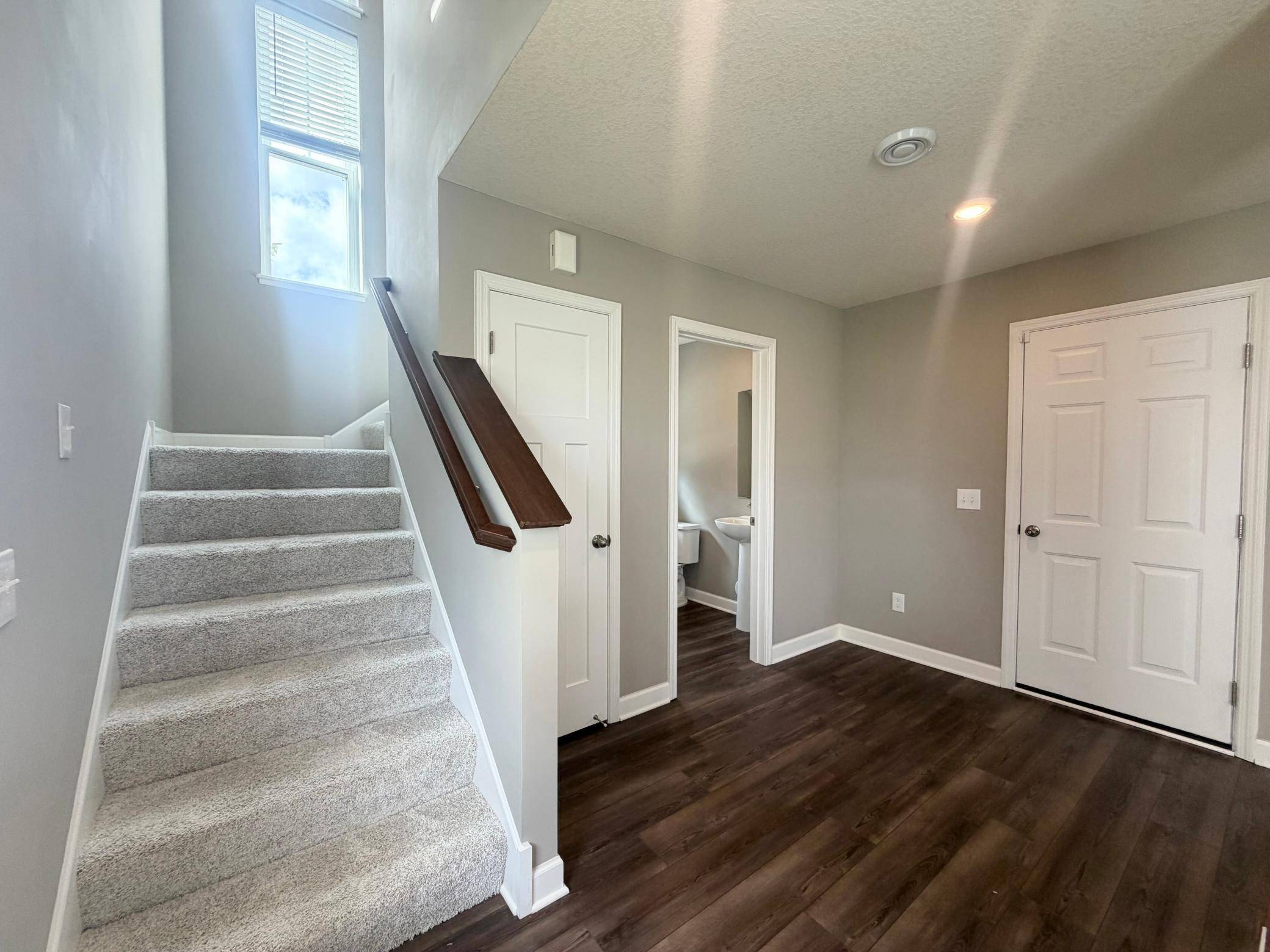 21820 Wisteria WAY, Farmington, MN 55024