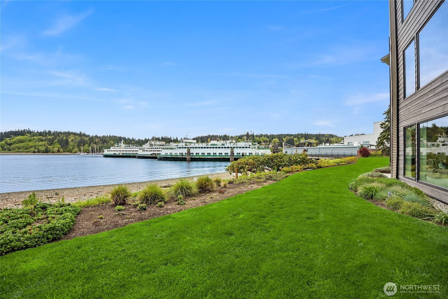 428 Harborview DR SE #114, Bainbridge Island, WA 98110