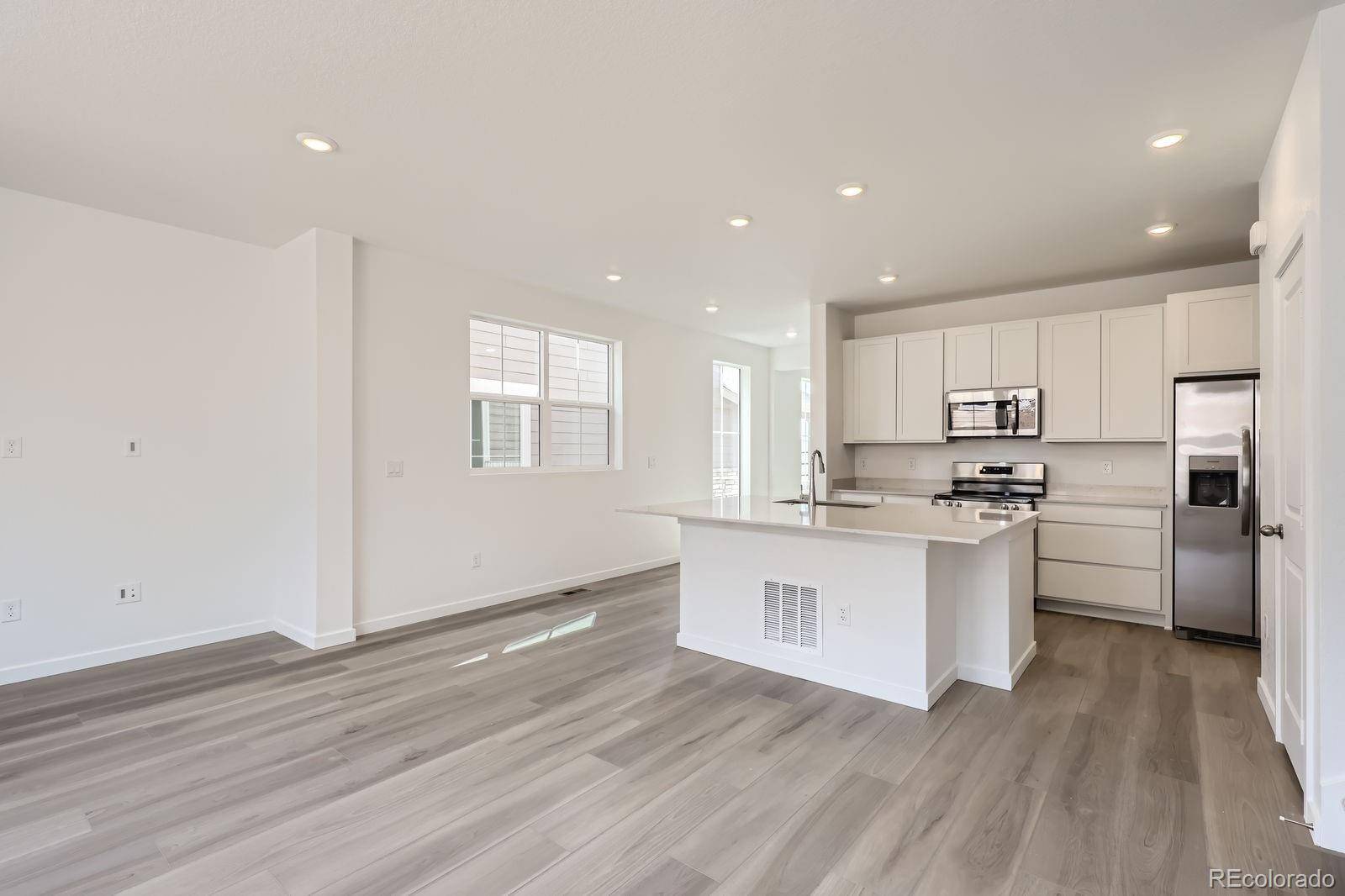 6761 Arbor BLVD, Thornton, CO 80602