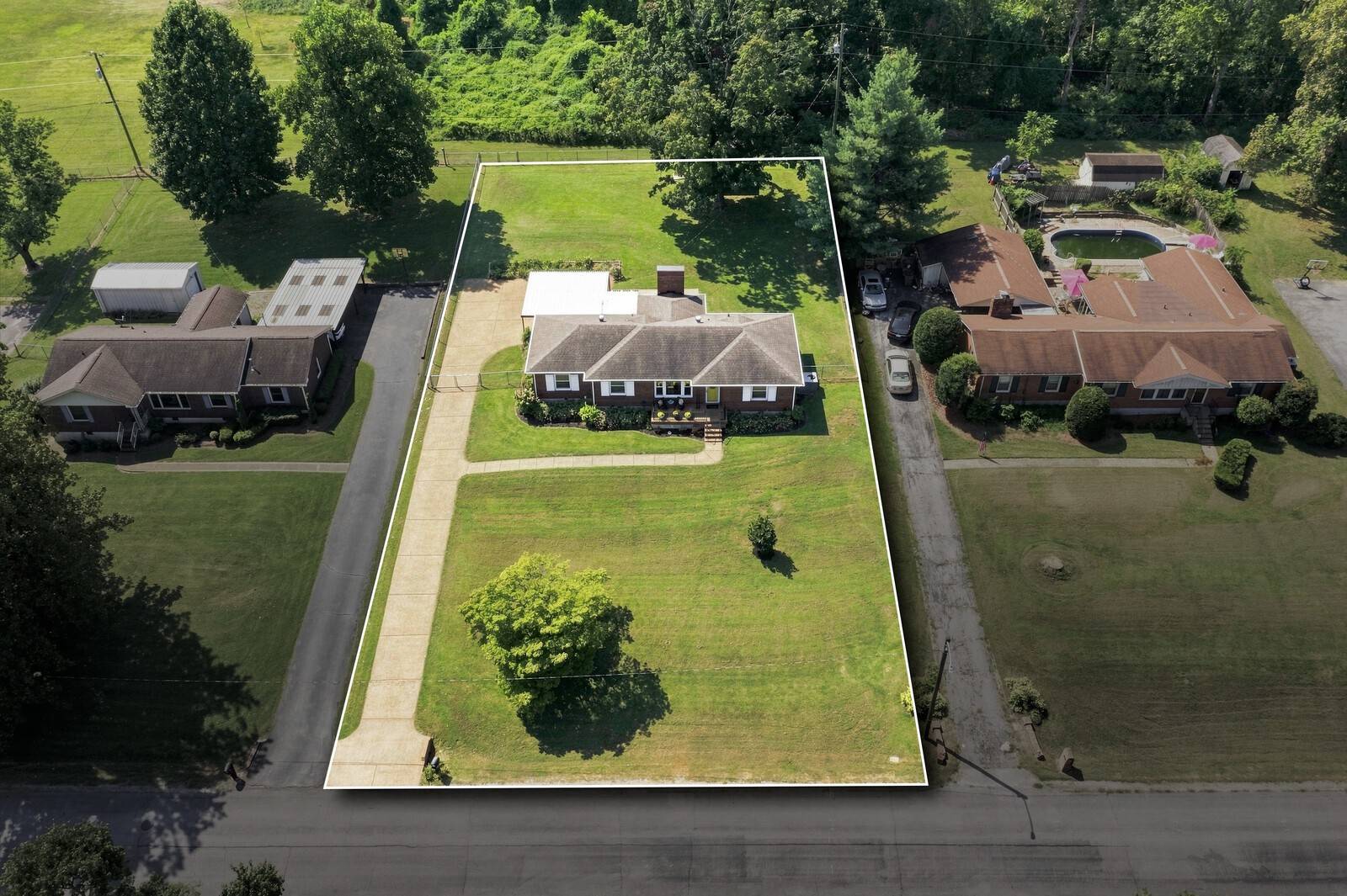 2439 Cabin Hill Rd, Nashville, TN 37214