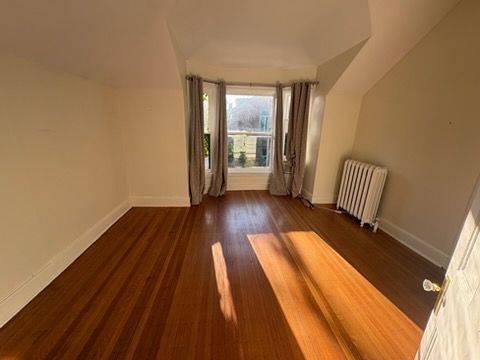 118 Stinson ST #Upper, Hamilton, ON L8N 1S5