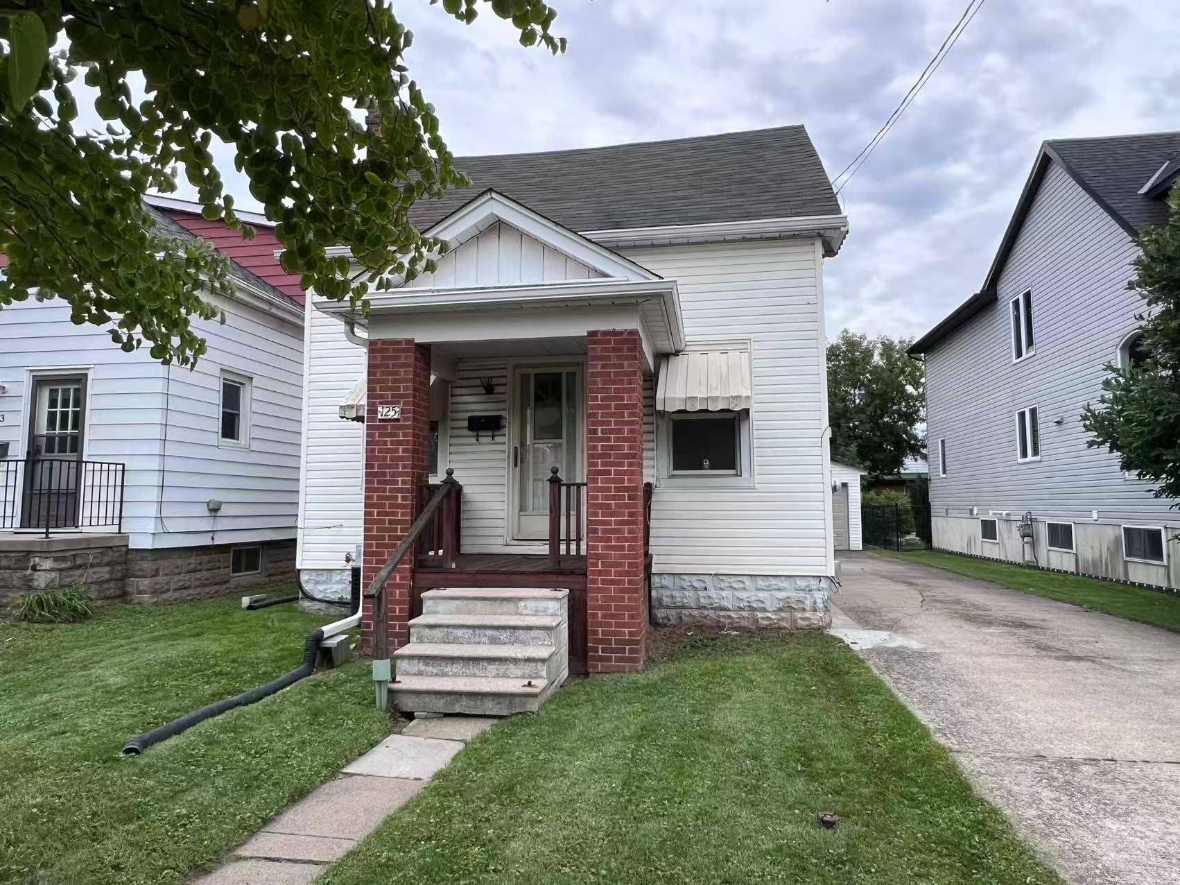 125 Broadway AVE, Hamilton, ON L8S 2W2