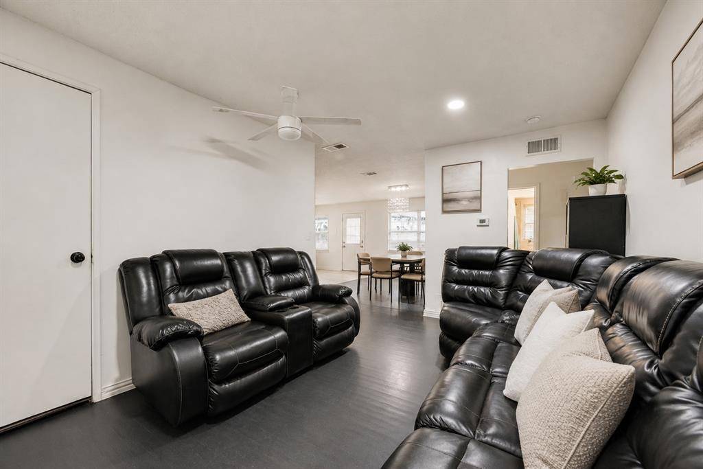 408 Ruby Road, Grand Prairie, TX 75050