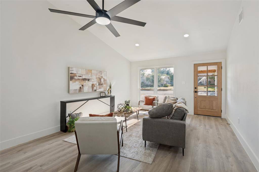 14517 Dennis Lane, Farmers Branch, TX 75234