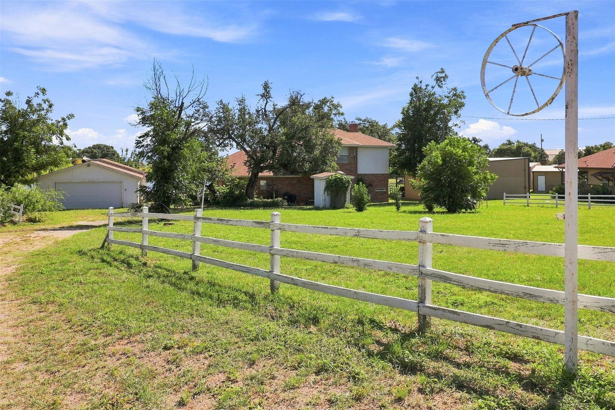220 Hummingbird CIR, Buchanan Dam, TX 78609
