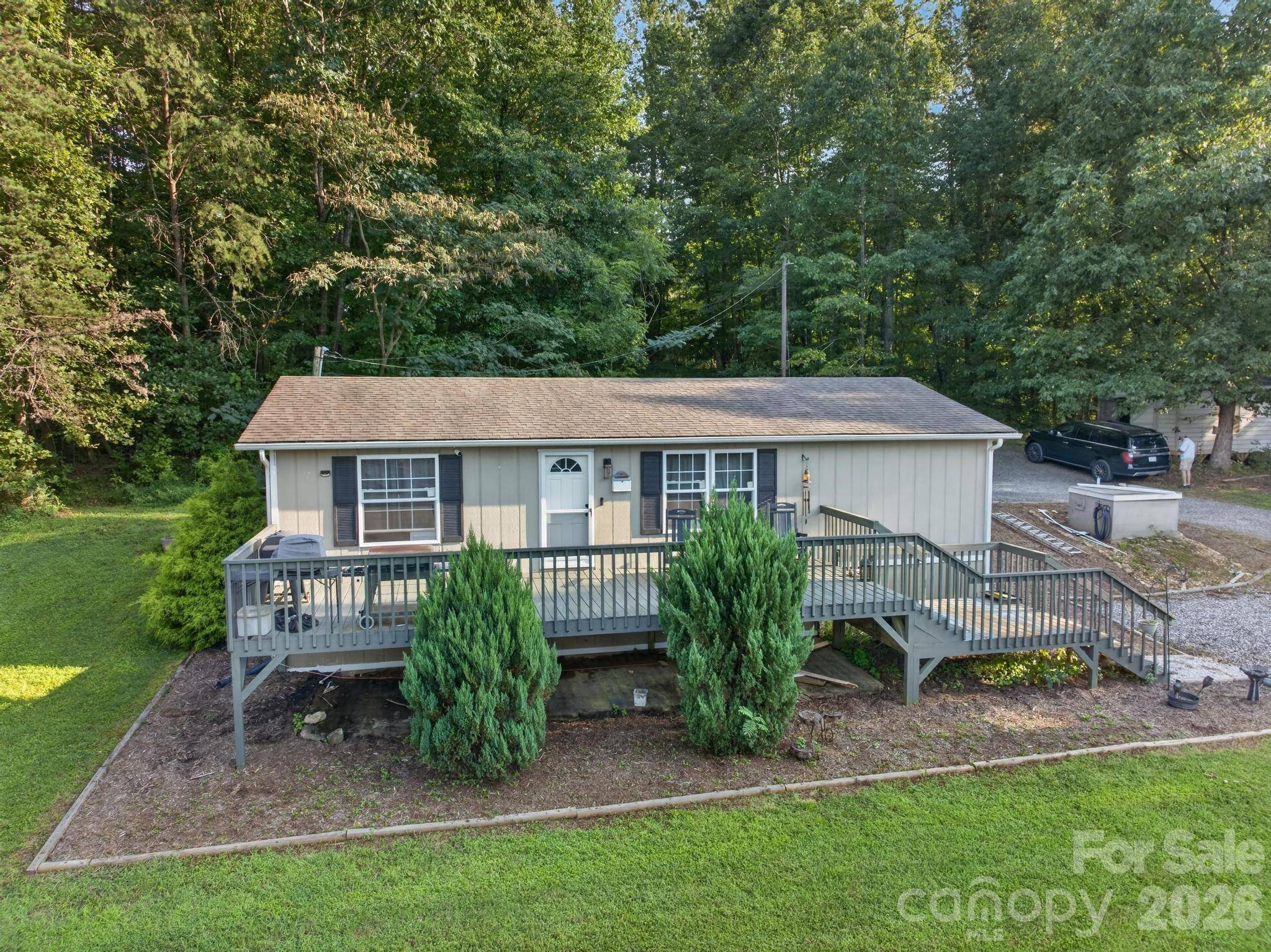 2437 S Rosedale DR, Lenoir, NC 28630