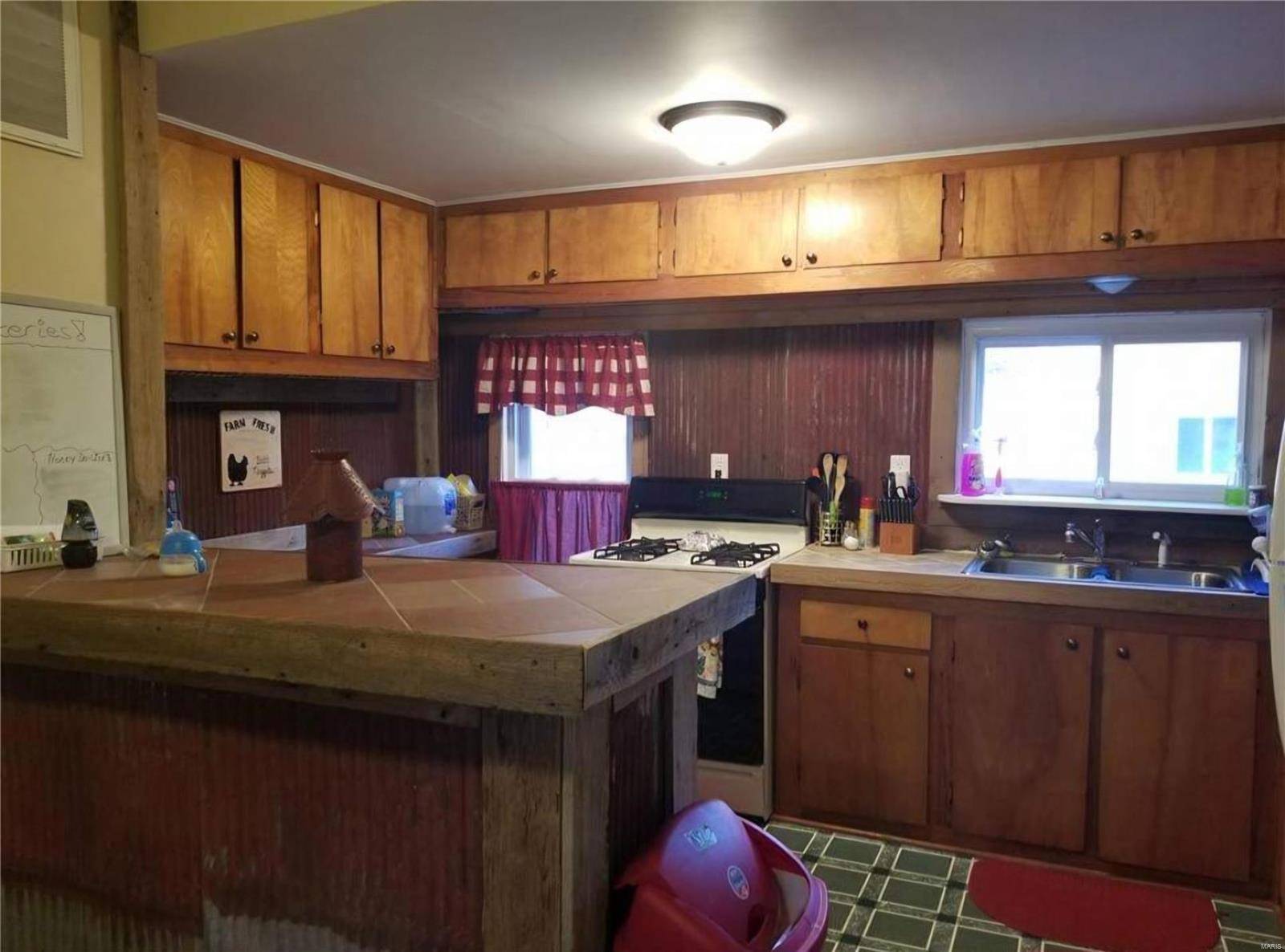 216 E DIVISION ST, Brownstown, IL 62418