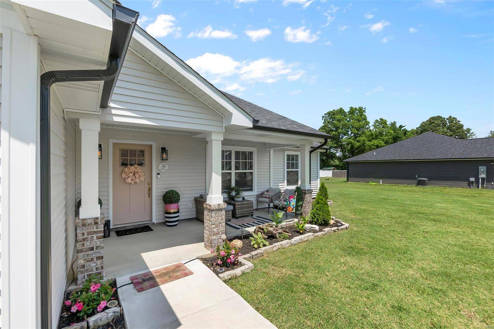 31 Paradise Ave, Benton, MO 63736