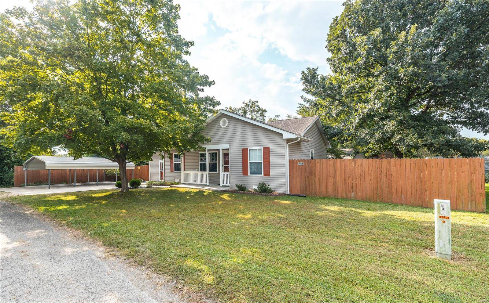 844 Alley ST, Bourbon, MO 65441