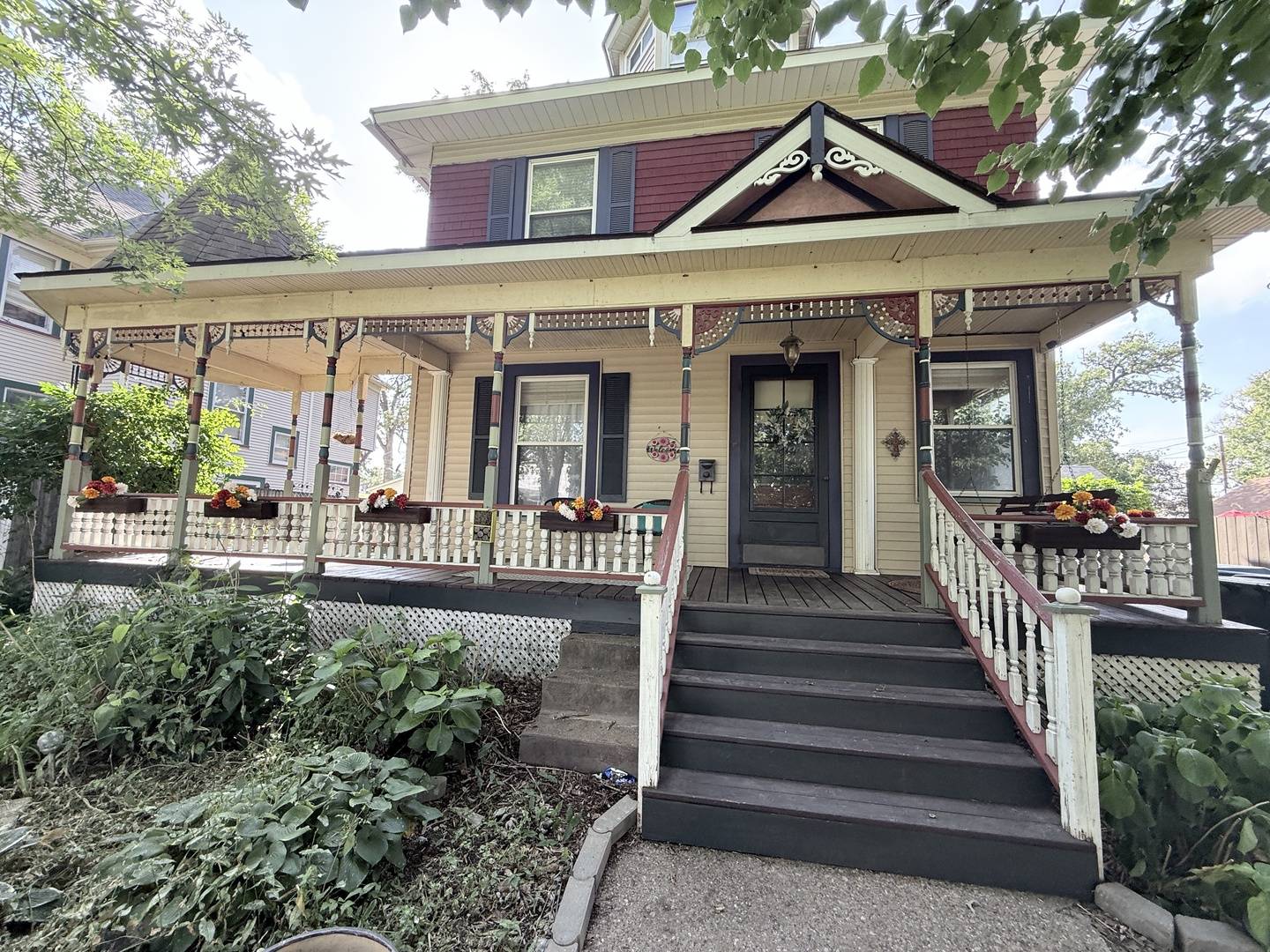 32 Oak LN, Davenport, IA 52803