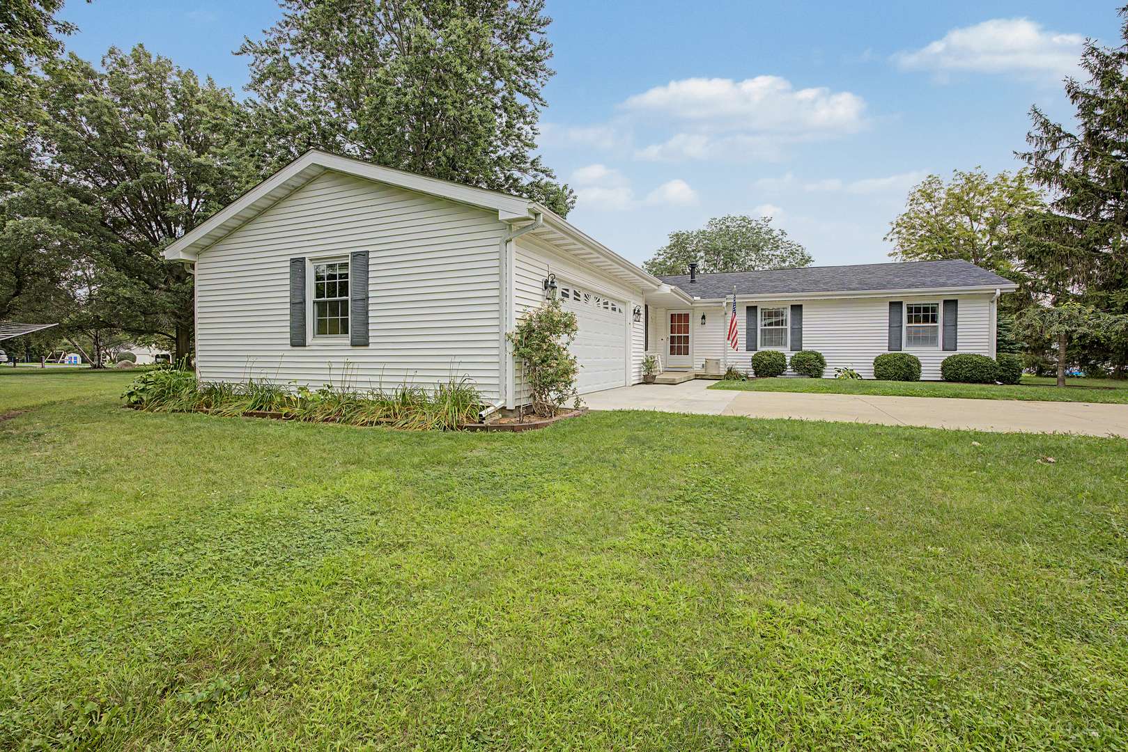 777 S High ST, Paxton, IL 60957