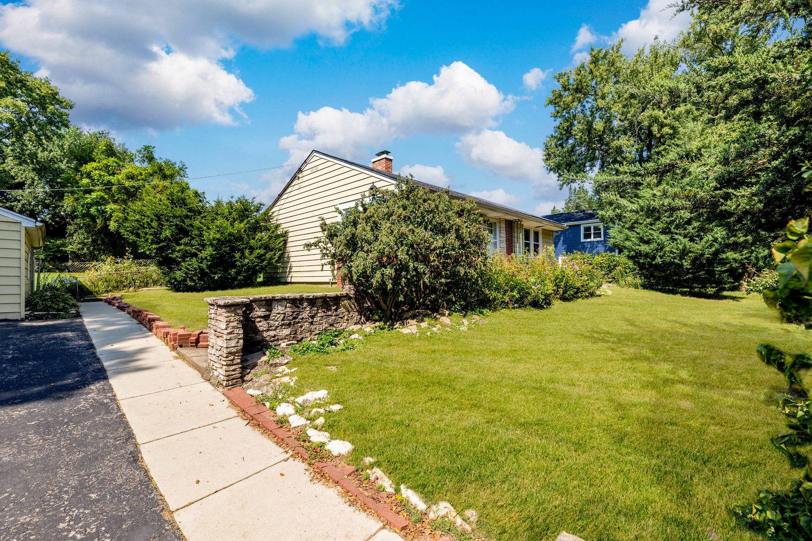 1020 S Fairfield AVE, Lombard, IL 60148