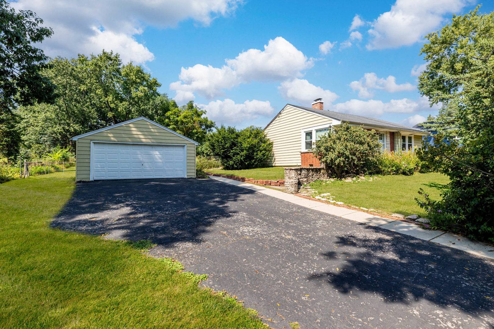 1020 S Fairfield AVE, Lombard, IL 60148