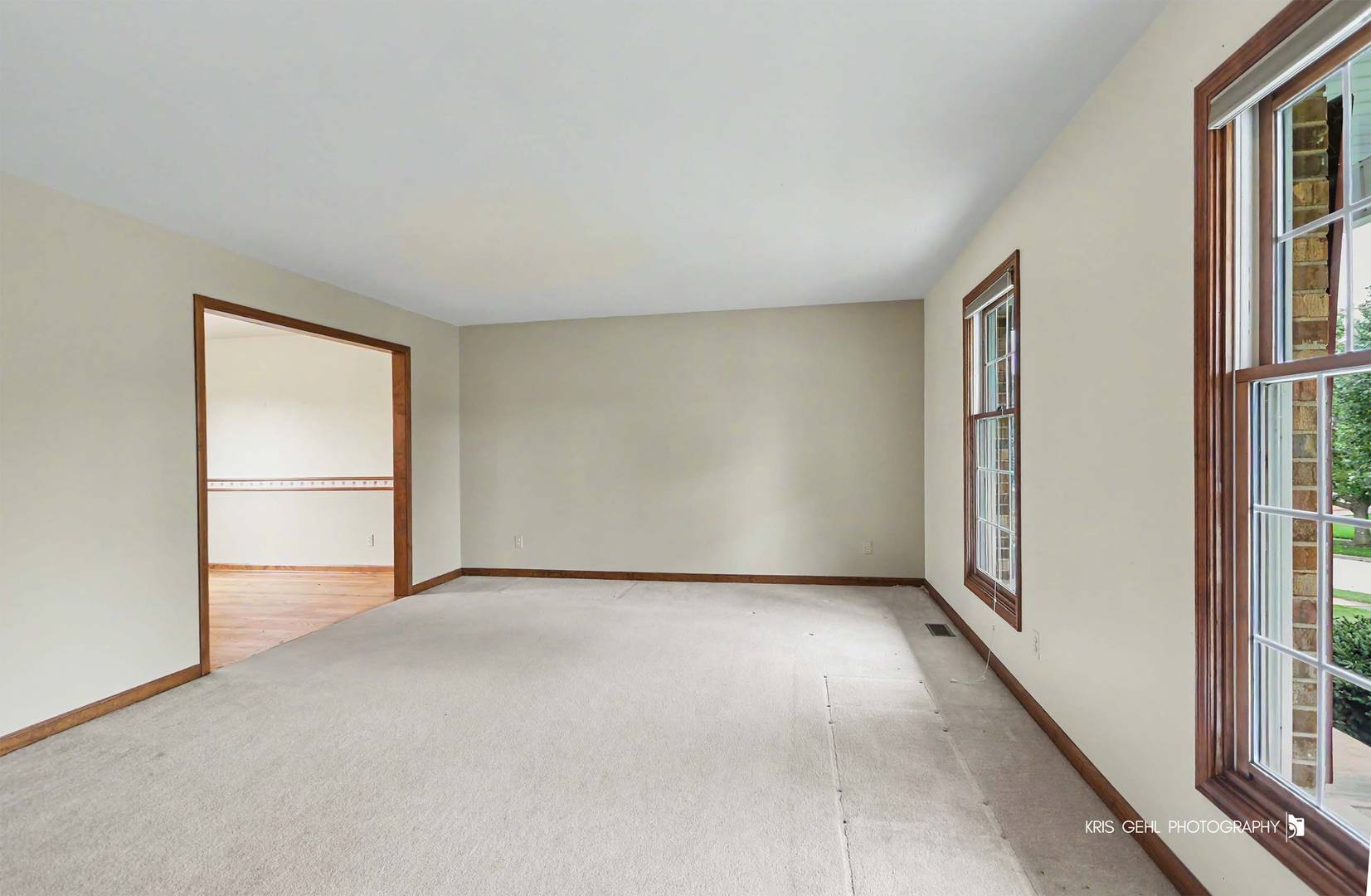 214 S Katie LN, Mchenry, IL 60050
