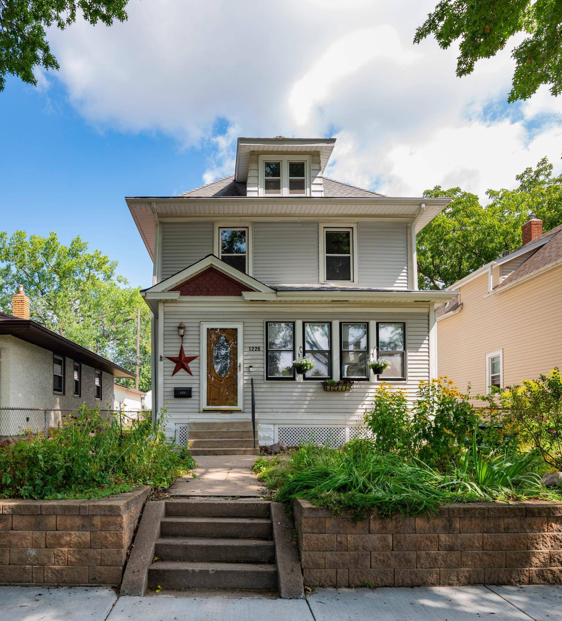 1226 Albemarle ST, Saint Paul, MN 55117