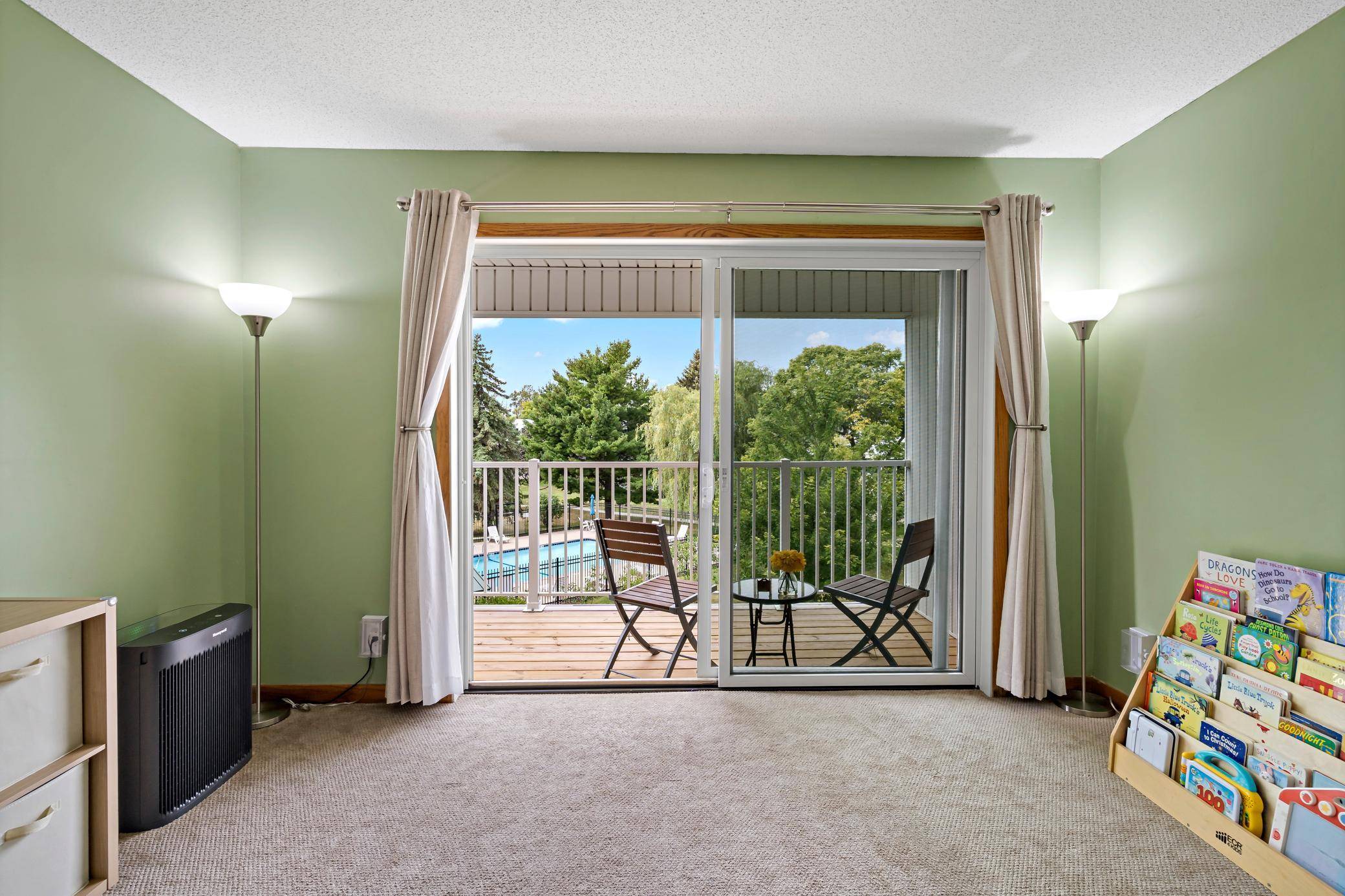 132 Demont AVE E #325, Little Canada, MN 55117