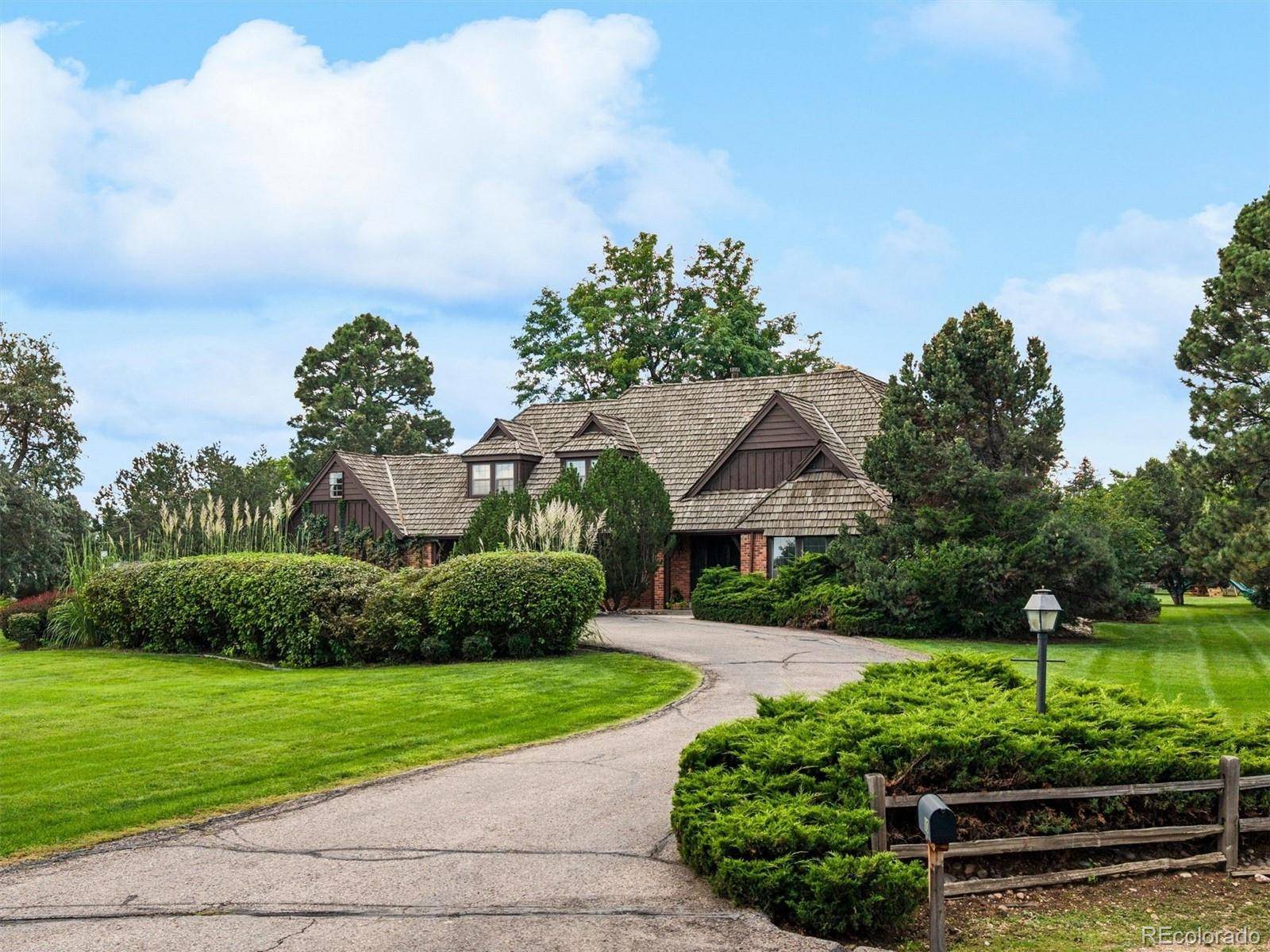 10 Carriage LN, Cherry Hills Village, CO 80121