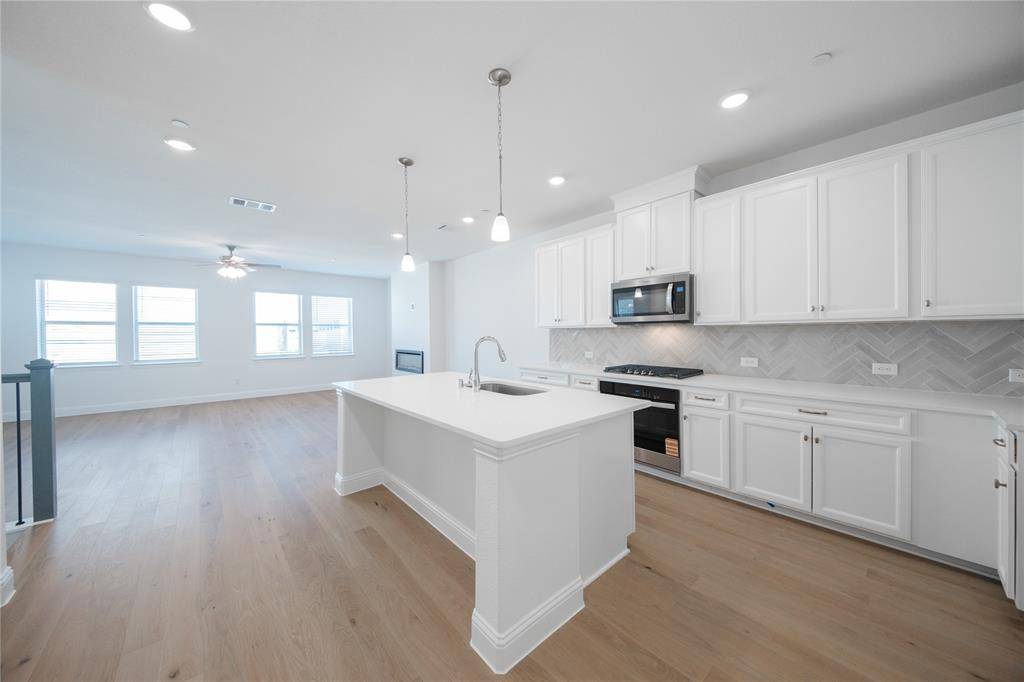 2117 Naples Drive, Rowlett, TX 75088
