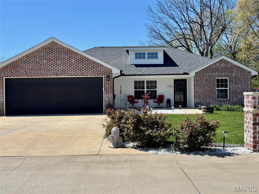 11 Paradise ST, Benton, MO 63736
