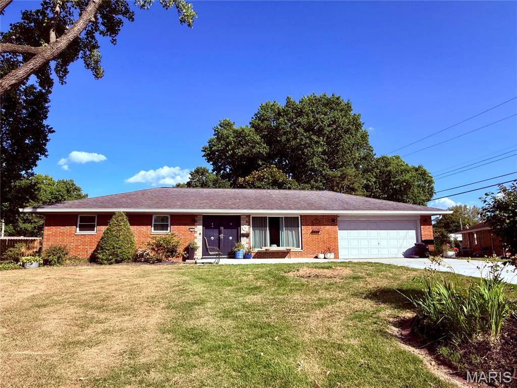 4303 Chadwick DR, Alton, IL 62002