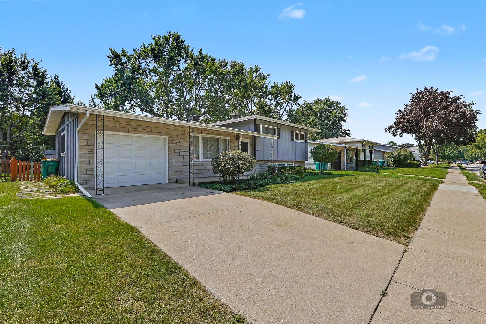 2204 Douglas ST, Joliet, IL 60435