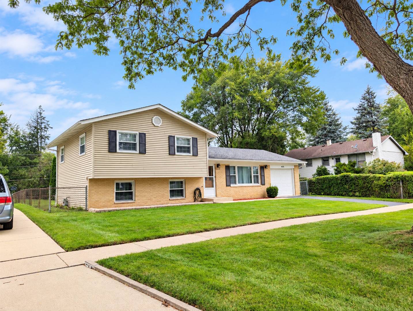 476 Raupp BLVD, Buffalo Grove, IL 60089