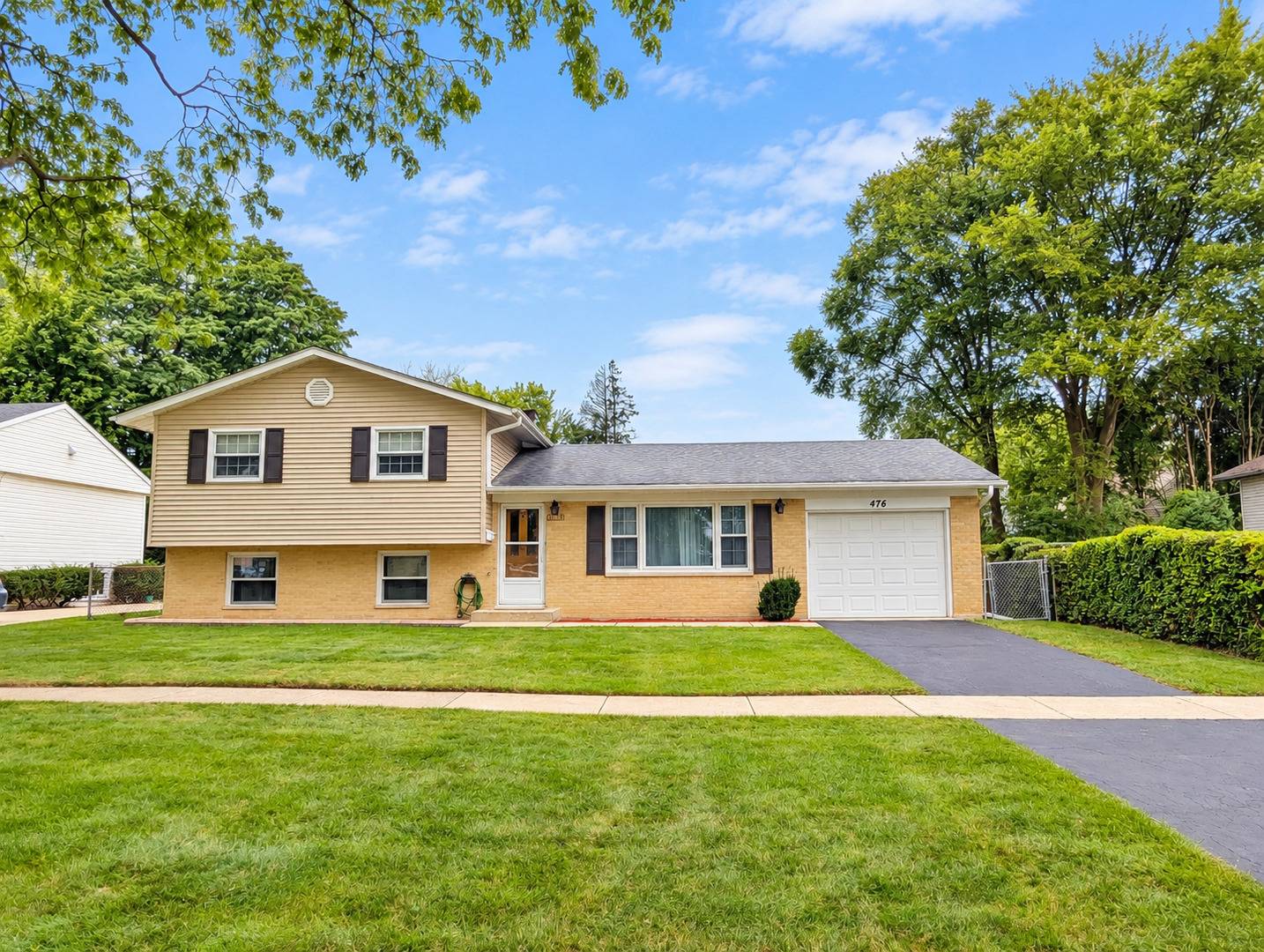 476 Raupp BLVD, Buffalo Grove, IL 60089