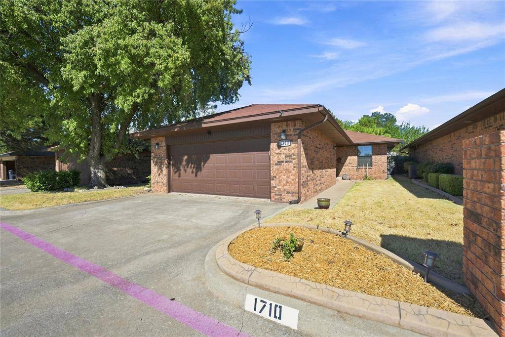 1710 Lionsgate CIR, Bethany, OK 73008
