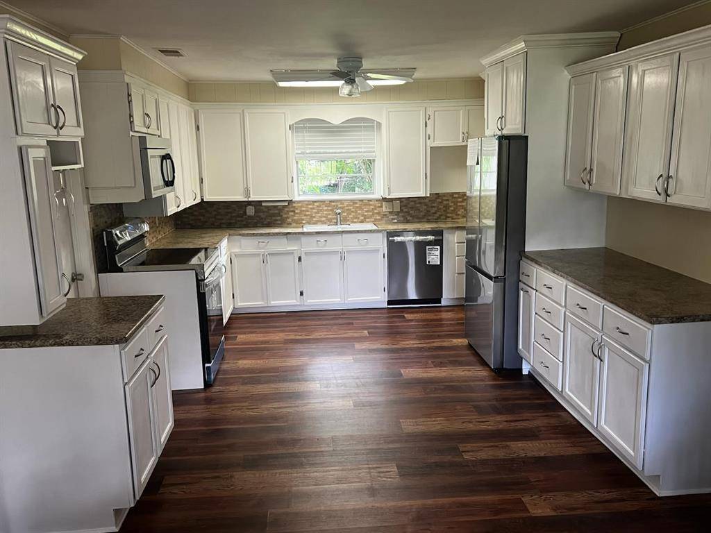 522 E Kempner Street, Mabank, TX 75147