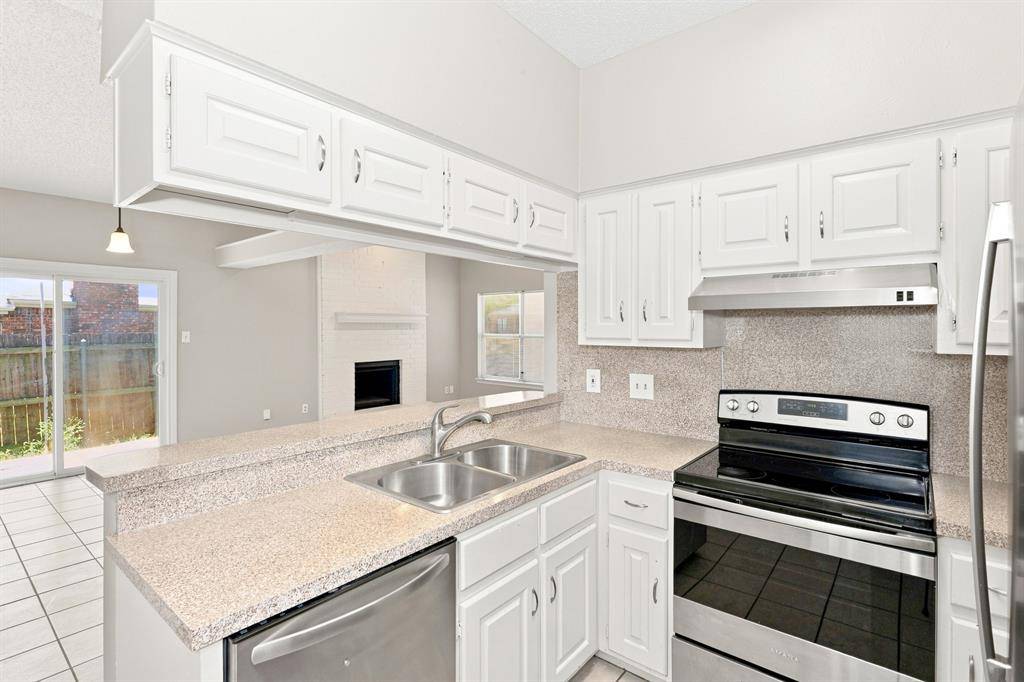 704 Monique, Cedar Hill, TX 75104