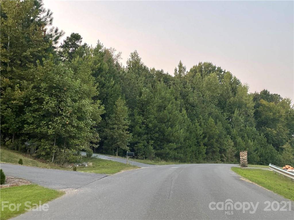 271 Scottish Highland RD, Clover, SC 29710
