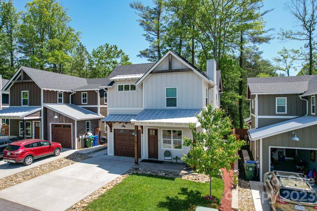 12 Phillip LN, Arden, NC 28704