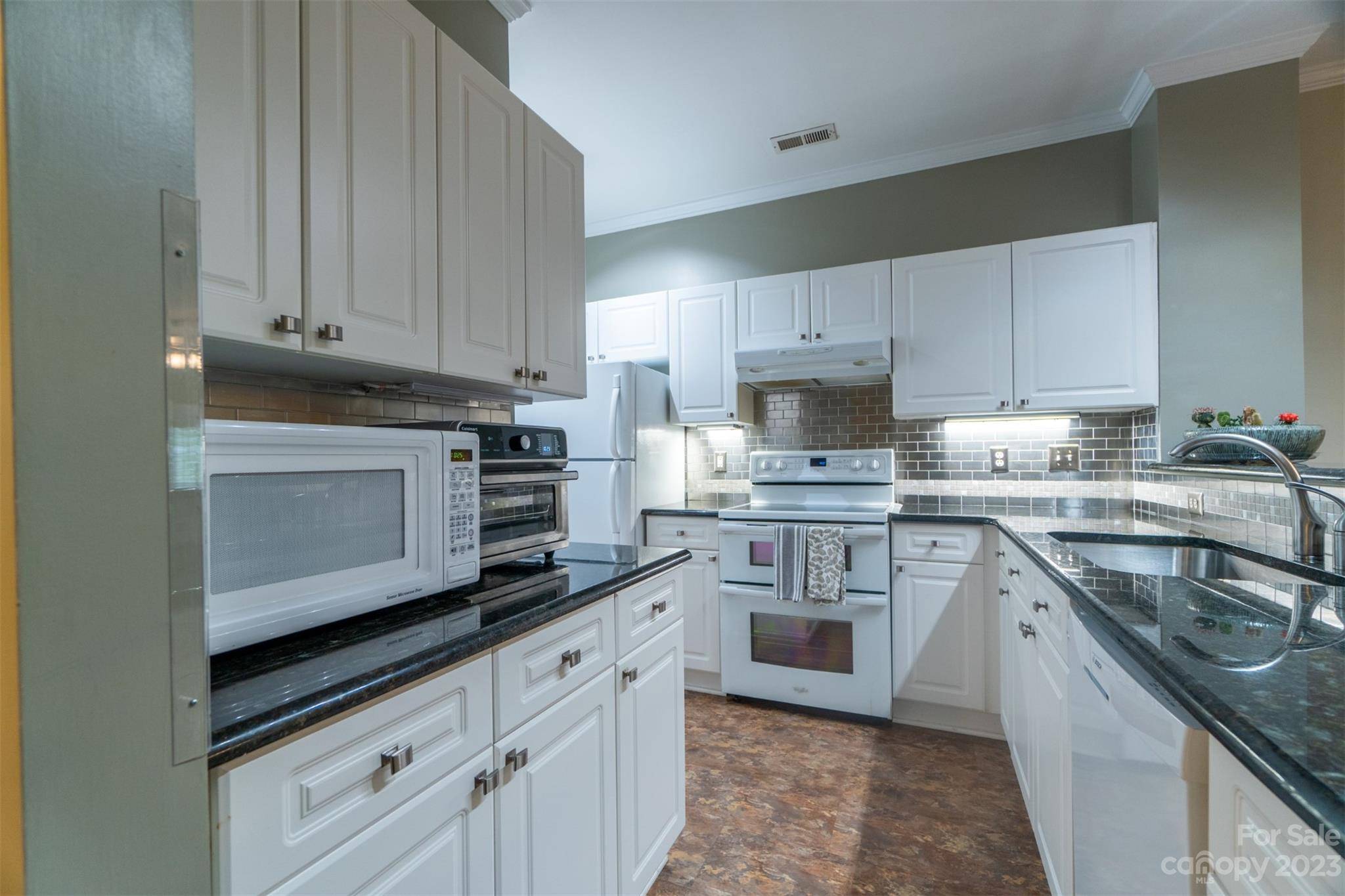 737 Peninsula DR, Davidson, NC 28036