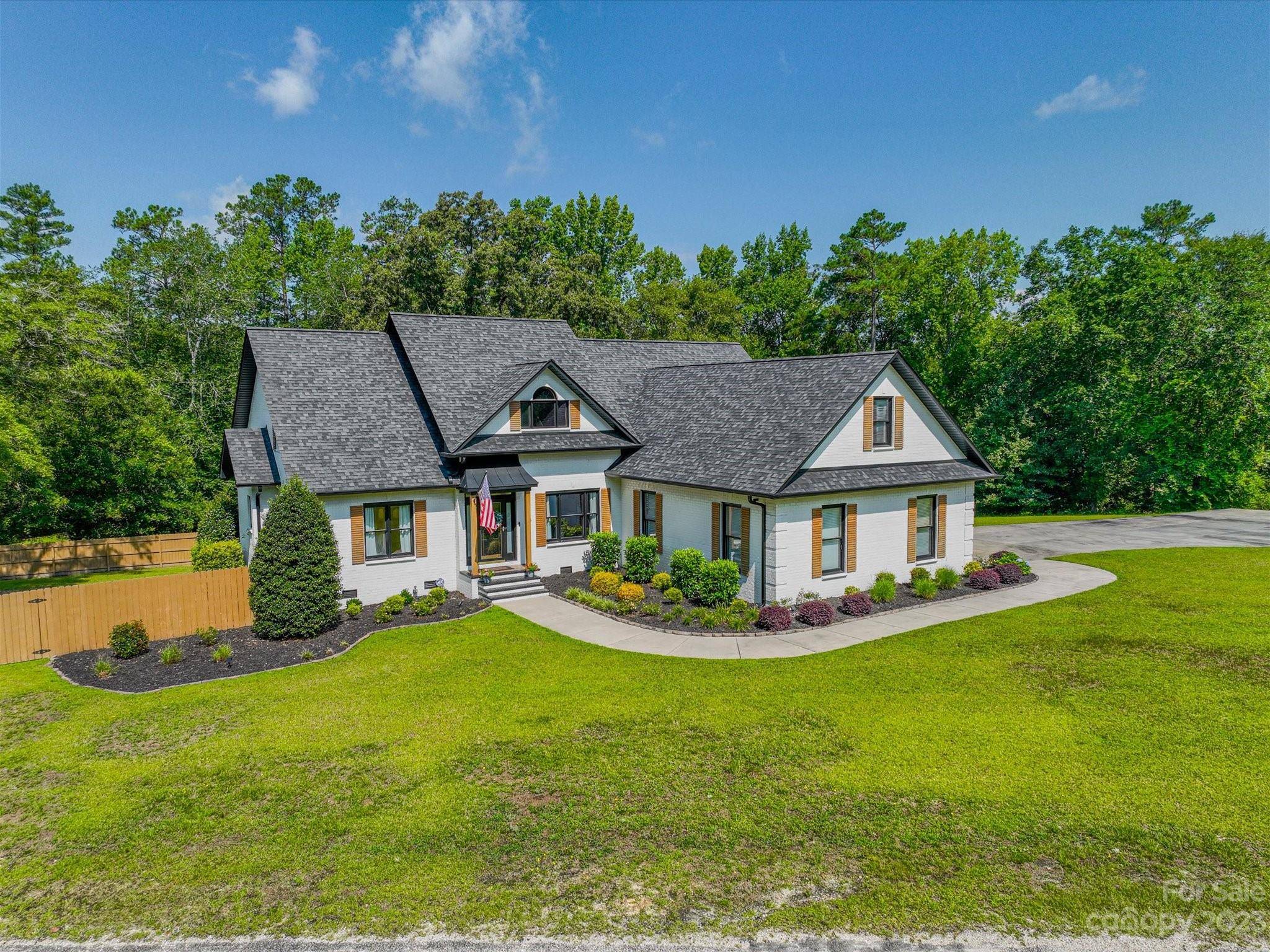 203 Fairway RD, Cheraw, SC 29520