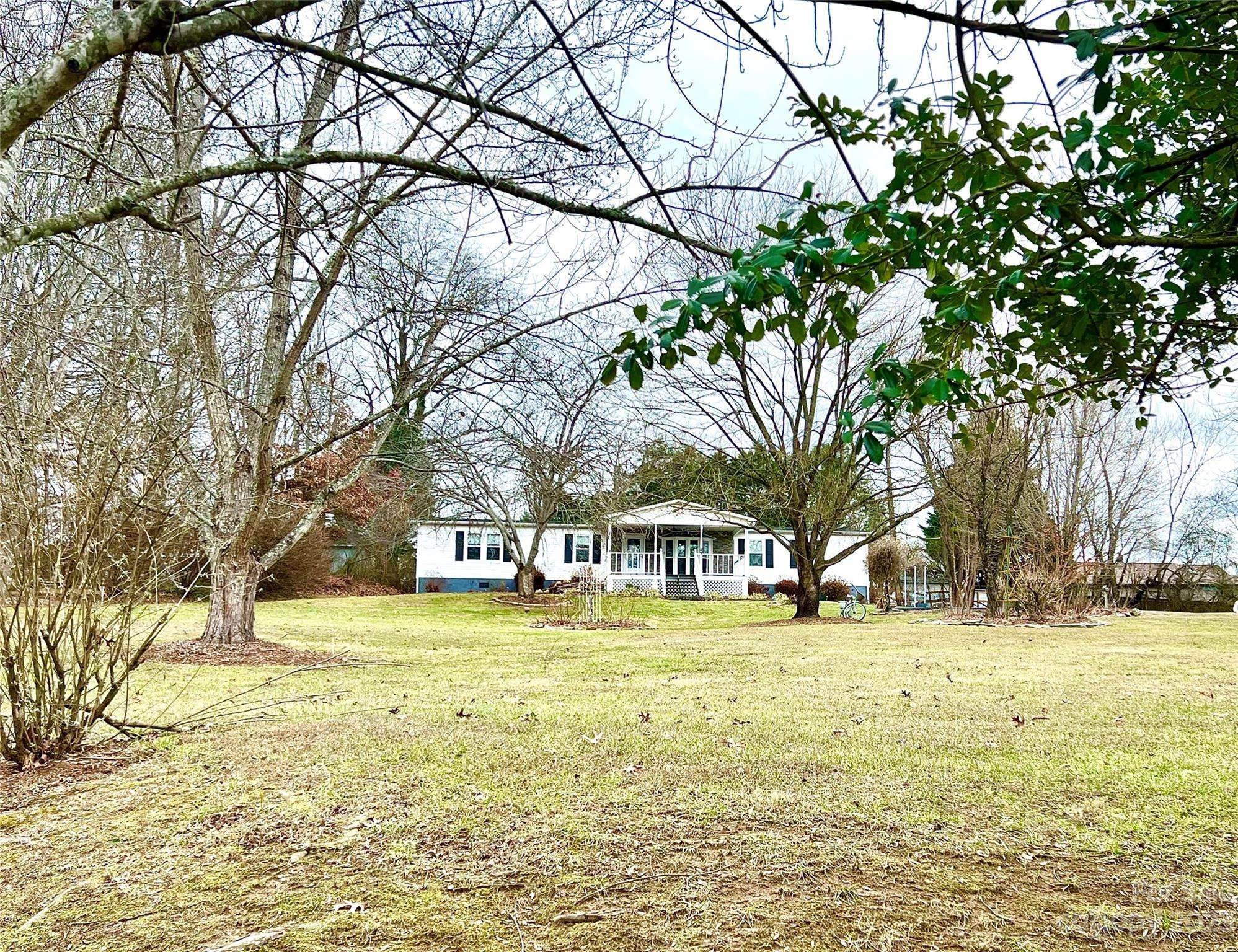 440 Katie DR, Hendersonville, NC 28792