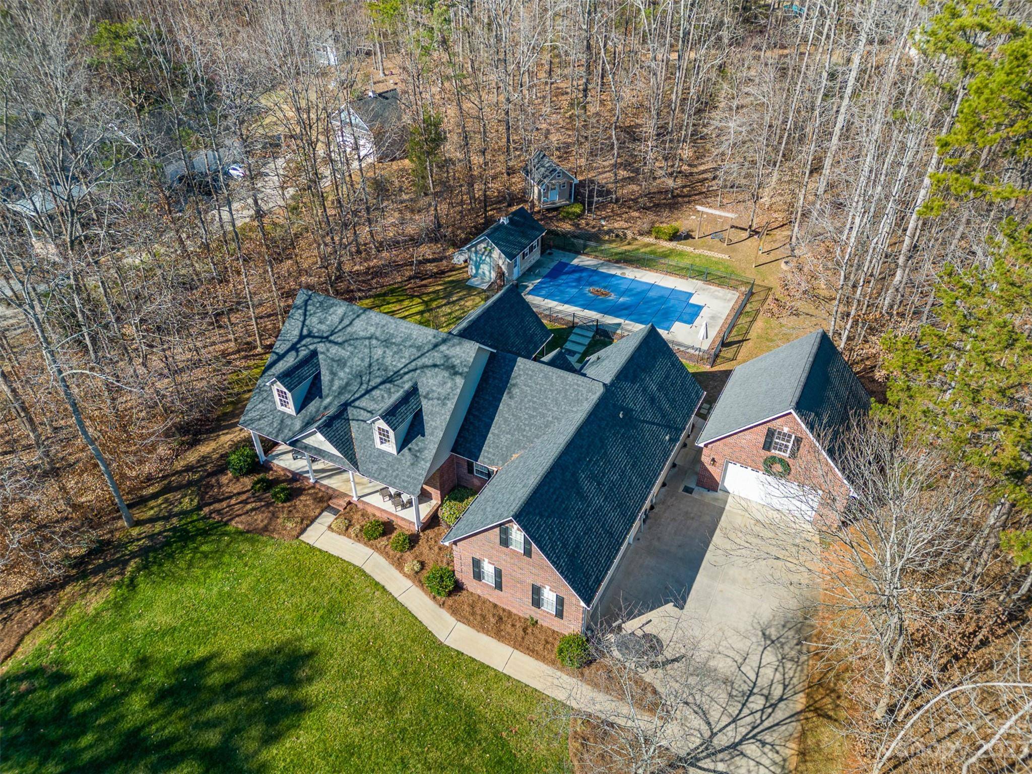 325 Crooked Creek LN, China Grove, NC 28023
