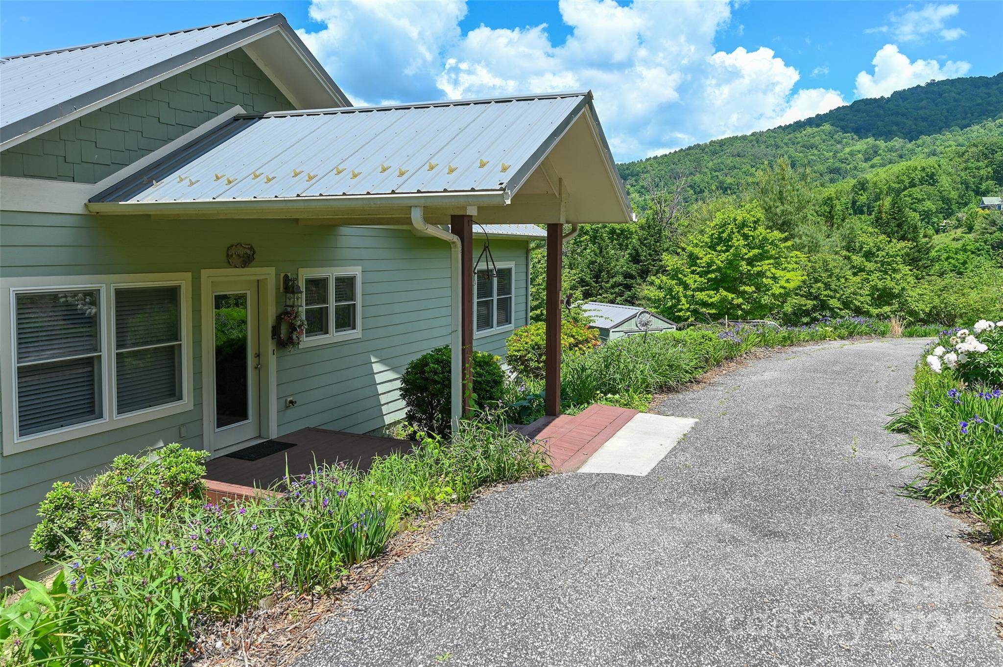 304 Sunset Mountain RD, Bakersville, NC 28705