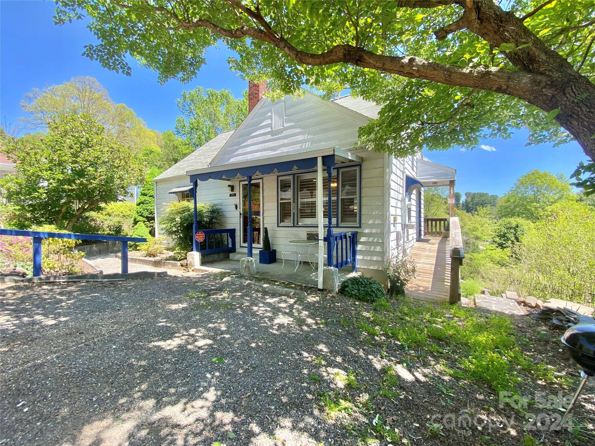214 Duplin Hill RD, Burnsville, NC 28714